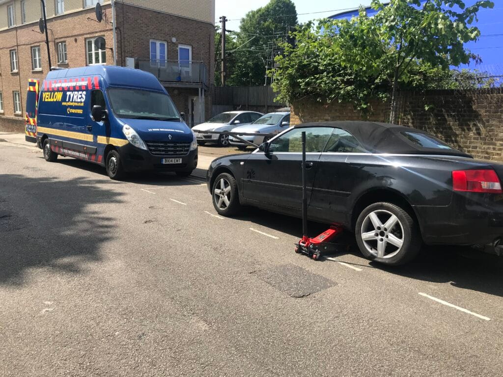 Yellow Tyres Mobile Tyre Fitting in Central London 24 hours 365 days